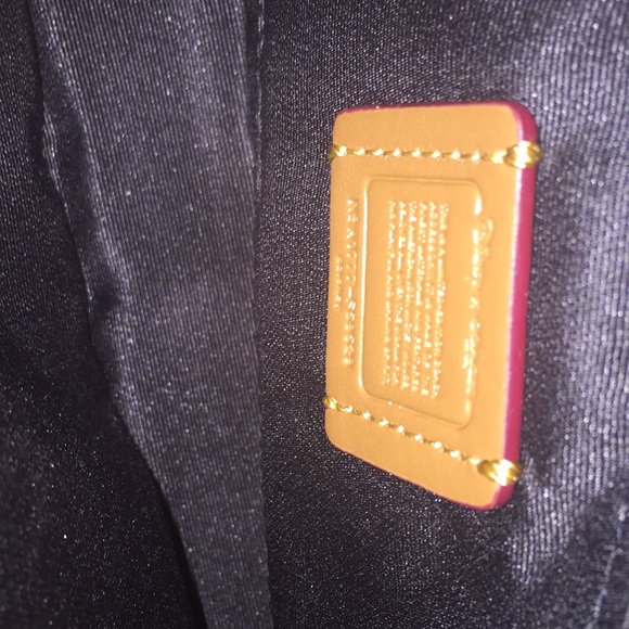 Limited edition Disney x coach Mickey Ear wristlet - Picture 4 of 5